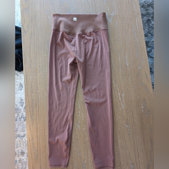 Vuori Rib Studio Leggings - Picture 3 of 6